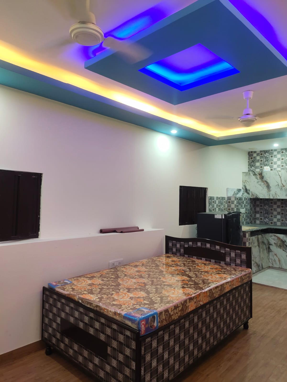 1 Rk+ Extra Room Apartment For Rent in Saket