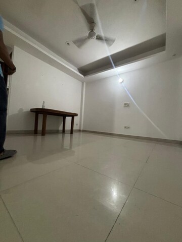 Room in 3 BHK Apartment at Saket – for Rent