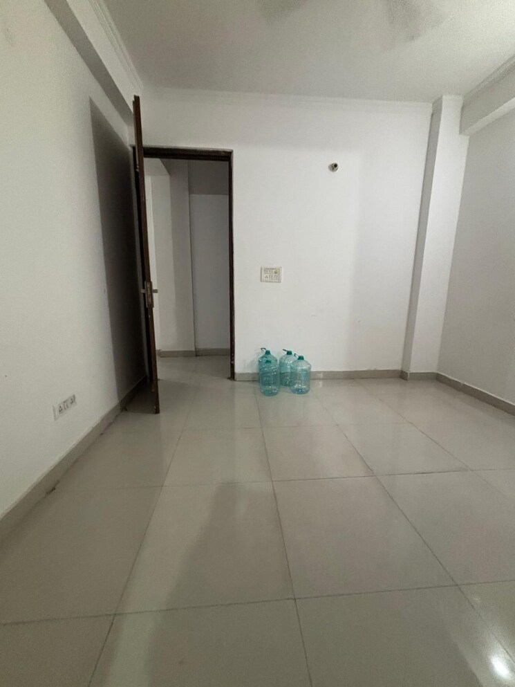 Room, saket 3 Bedroom 1800 Sq.Ft. Apartment In Saket Delhi 9077528