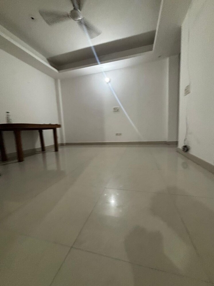 Room, saket 3 Bedroom 1800 Sq.Ft. Apartment In Saket Delhi 9077528