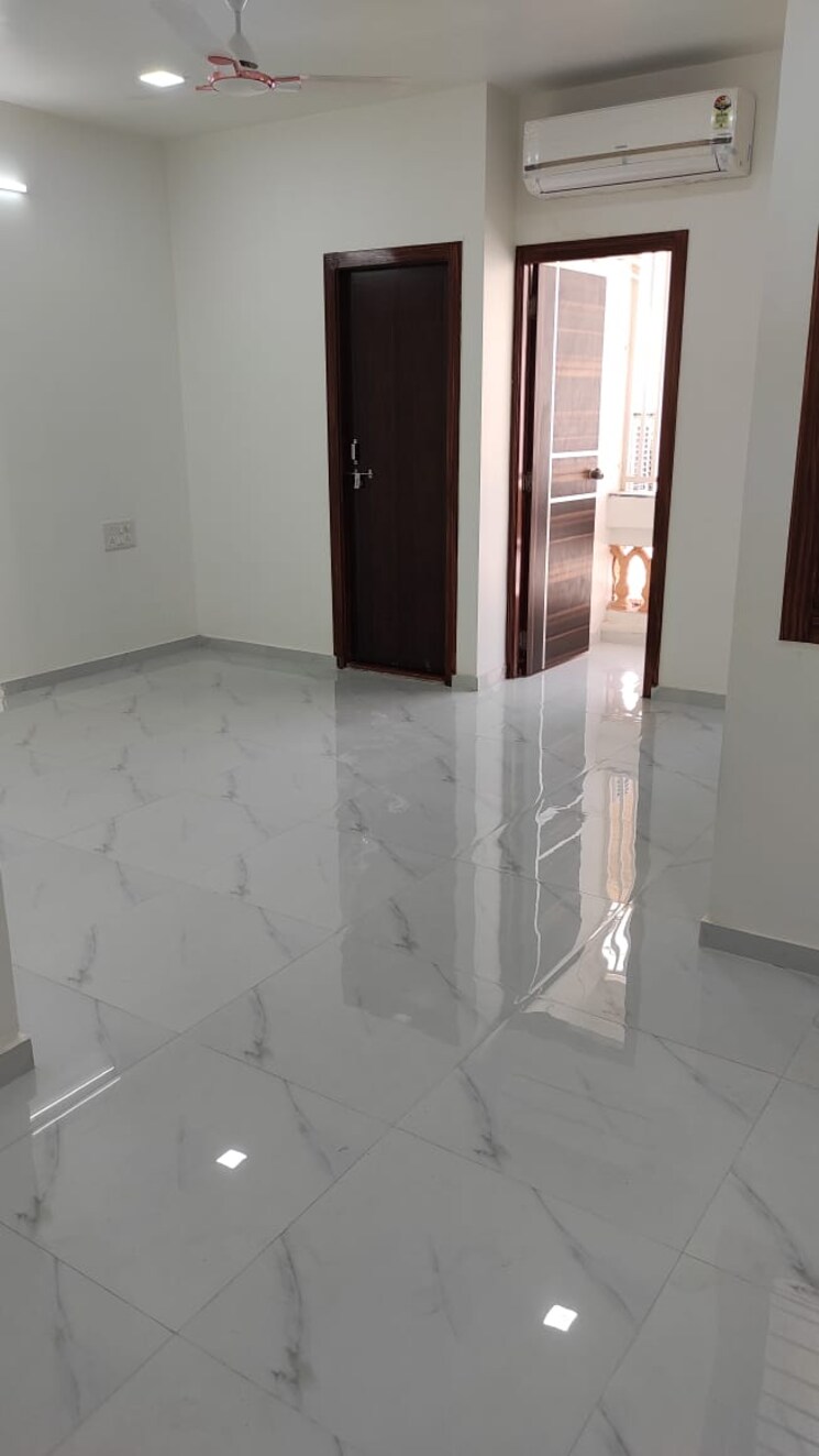 Bathroom, ramdevnagar 4 Bedroom 2200 Sq.Ft. Villa In Ramdevnagar Ahmedabad 9077543