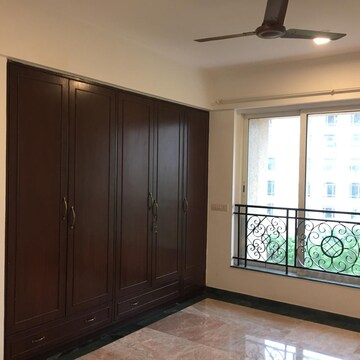 Room in 3 BHK Apartment at Hiranandani Gardens Octavius, Powai – for Rent