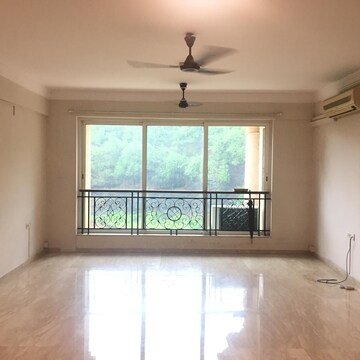 Room in 3 BHK Apartment at Hiranandani Gardens Octavius, Powai – for Rent