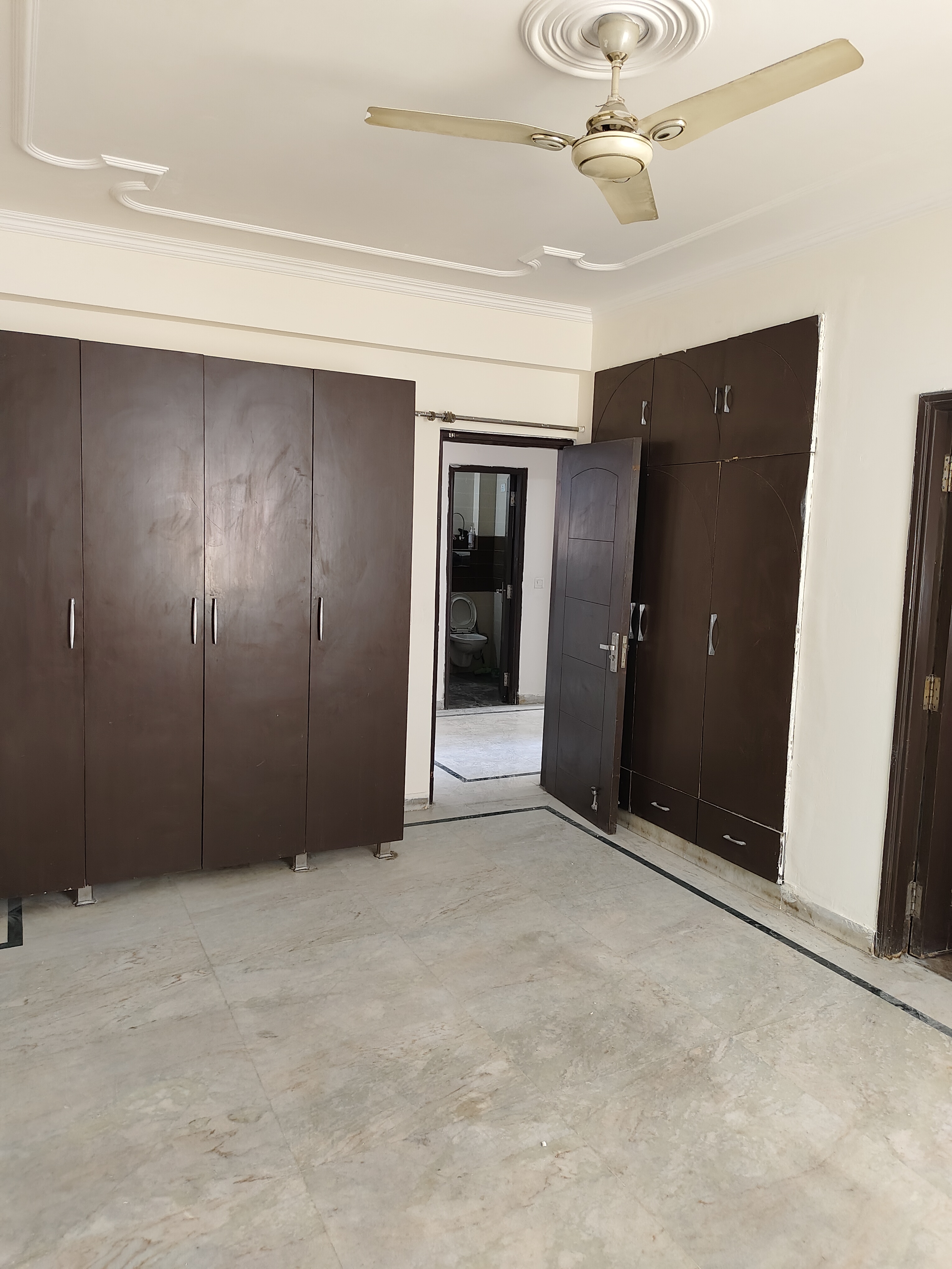 3 BHK + Extra Room Builder Floor For Sale in SS The Palladians