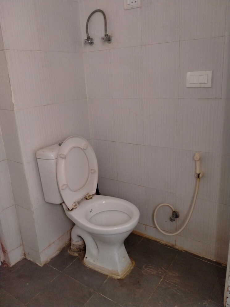 Bathroom, tulip-white 3 Bedroom 1326 Sq.Ft. Apartment In Sector 69 Gurgaon 9077621