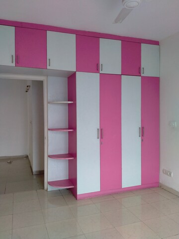 Room in 3 BHK Apartment at Tulip White, Sector 69 – for Rent