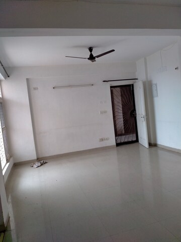Room in 3 BHK Apartment at Tulip White, Sector 69 – for Rent