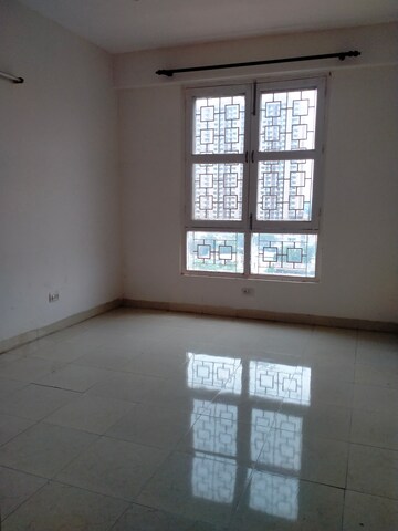 Room in 3 BHK Apartment at Tulip White, Sector 69 – for Rent