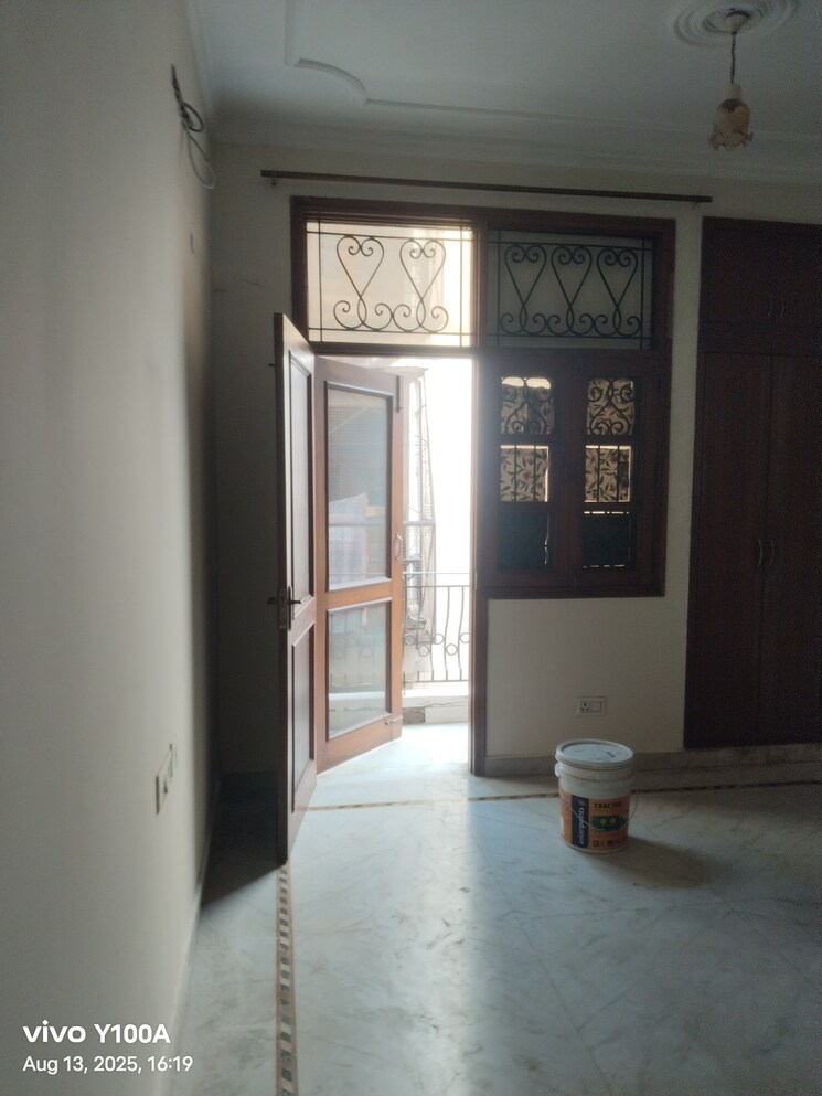 Room, sarita-vihar-pocket-c-rwa 4 Bedroom 2000 Sq.Ft. Apartment In Sarita Vihar Delhi 9077590