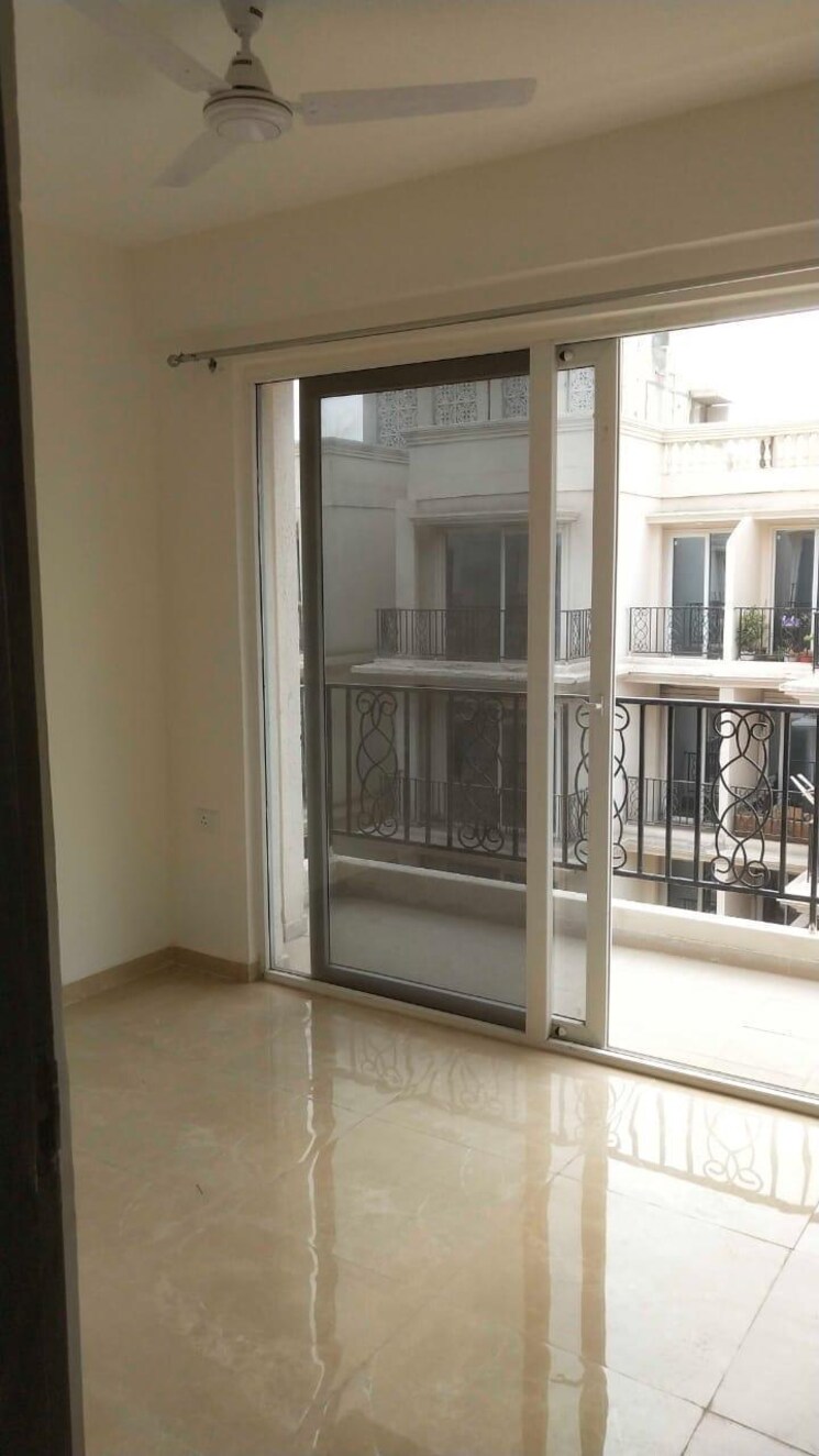 Balcony, signature-global-park-4-and-5 2.5 Bedroom 1081 Sq.Ft. Apartment In Sohna Sector 36 Gurgaon 9077602