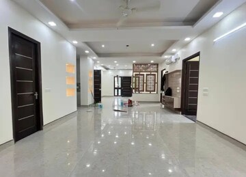 Living Room in 3 BHK Builder Floor at Saket – for Rent