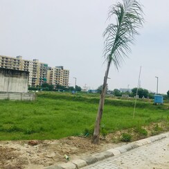 Plot For Sale in Sector 63