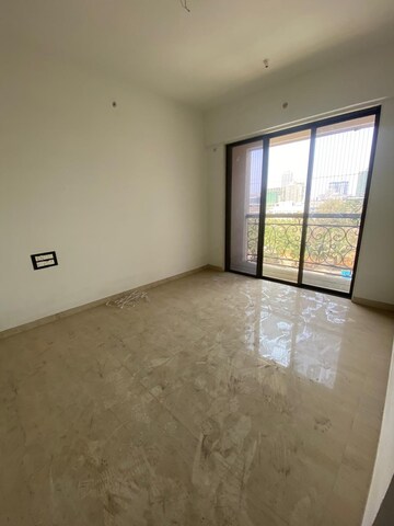 Room in 2.5 BHK Apartment at Kalpataru Srishti, Mira Road – for Rent