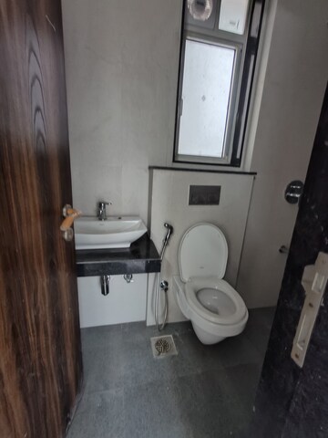 Attached Bathroom in 1.5 BHK Apartment at Sheth Zuri, Laxmi Nagar – for Rent