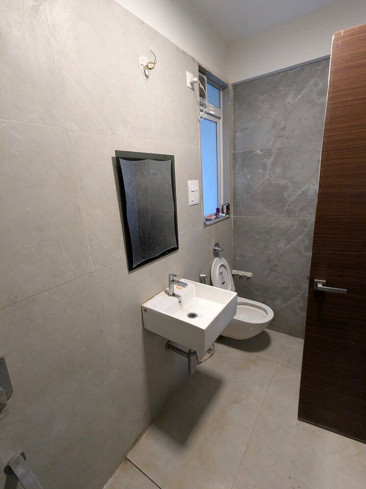 Bathroom, dotom-isle 3 Bedroom 984 Sq.Ft. Apartment In Malad West Mumbai 9077677