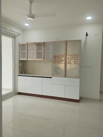 Room in 3 BHK Apartment at Prestige Beverly Hills, Kokapet – for Rent