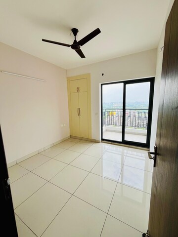 Room in 2 BHK Apartment at ATS Happy Trails, Sector 10 Greater Noida – for Sale