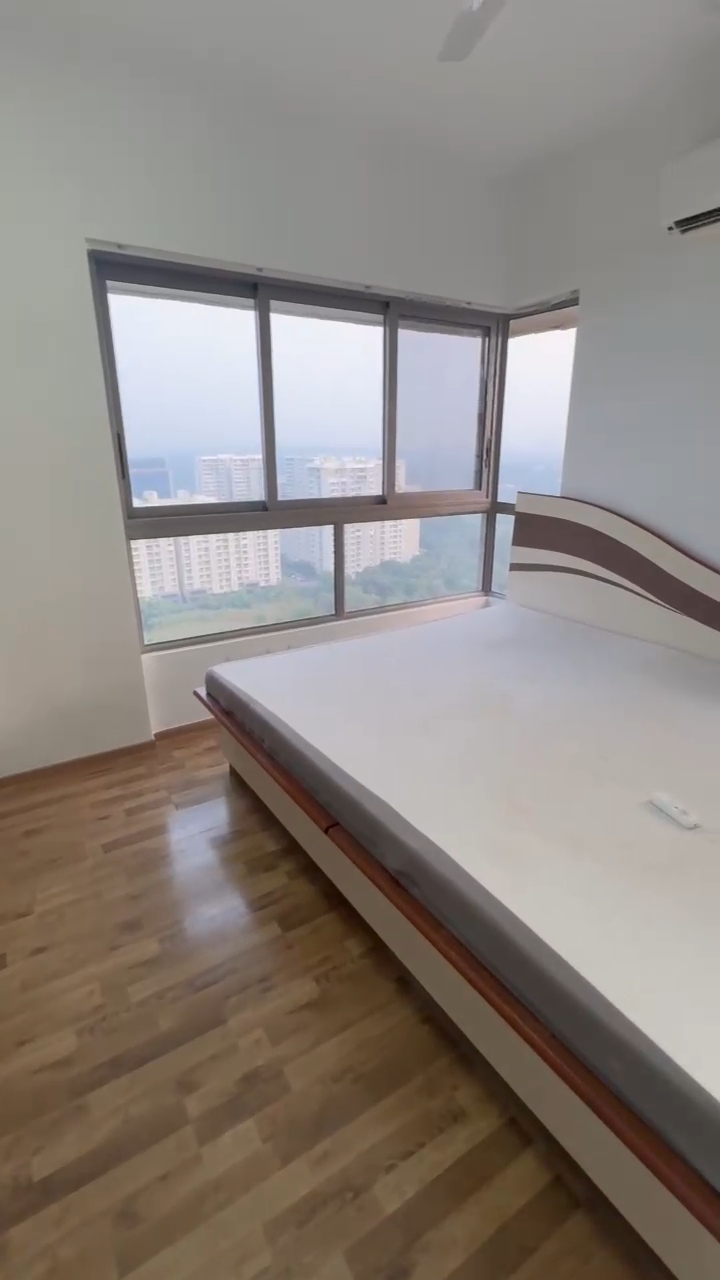 2 BHK Apartment For Rent in The Wadhwa The Address