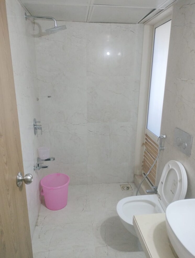 Bathroom, dosti-west-county-phase-4-dosti-pine 2 Bedroom 650 Sq.Ft. Apartment In Balkum Pada Thane 9077732