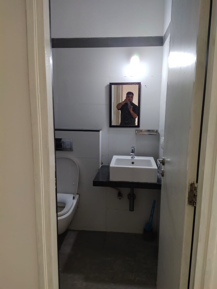 Bathroom, dosti-west-county-phase-4-dosti-pine 2 Bedroom 650 Sq.Ft. Apartment In Balkum Pada Thane 9077732