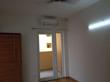 Room in 3 BHK Apartment at Tulip Yellow, Sector 69 – for Rent