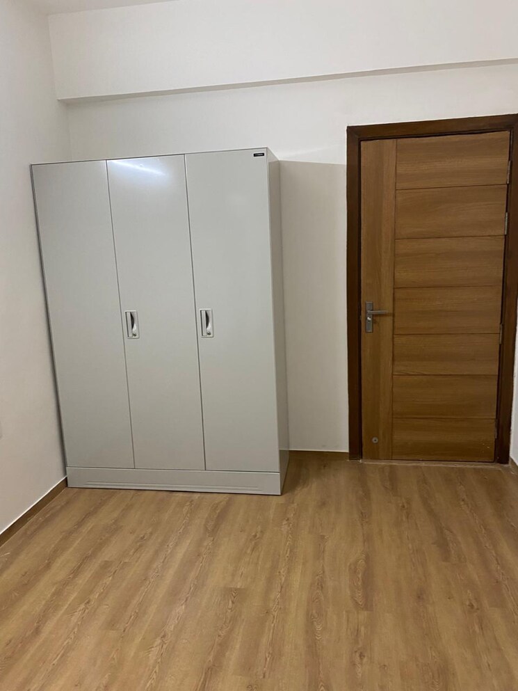 Room, tulip-yellow 3 Bedroom 1034 Sq.Ft. Apartment In Sector 69 Gurgaon 9077755