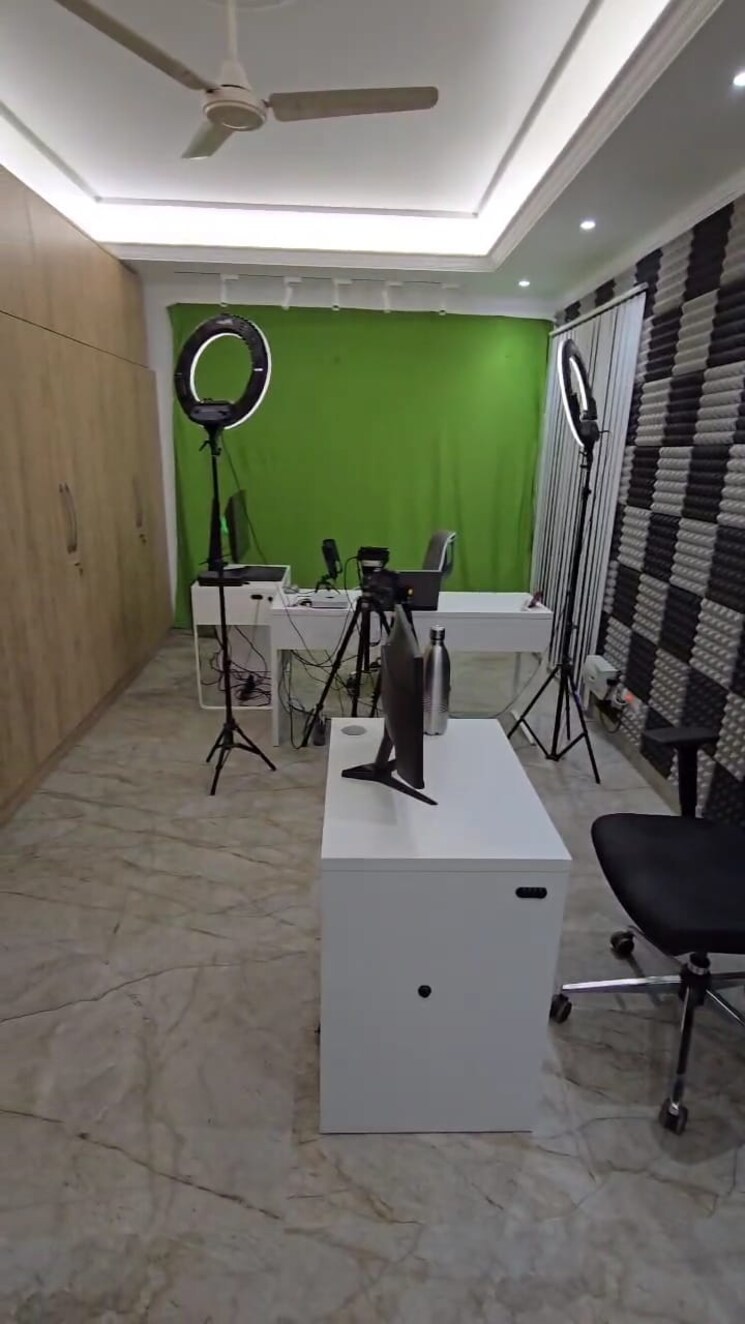 Team Area, saket 4 Bedroom 500 Sq.Yd. Builder Floor In Saket Delhi 9077769