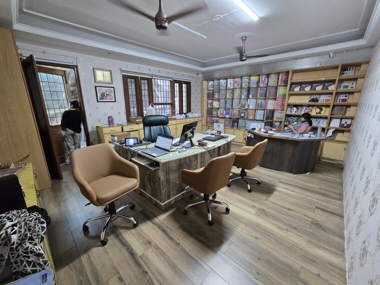 Gym, saket 4 Bedroom 500 Sq.Yd. Builder Floor In Saket Delhi 9077769