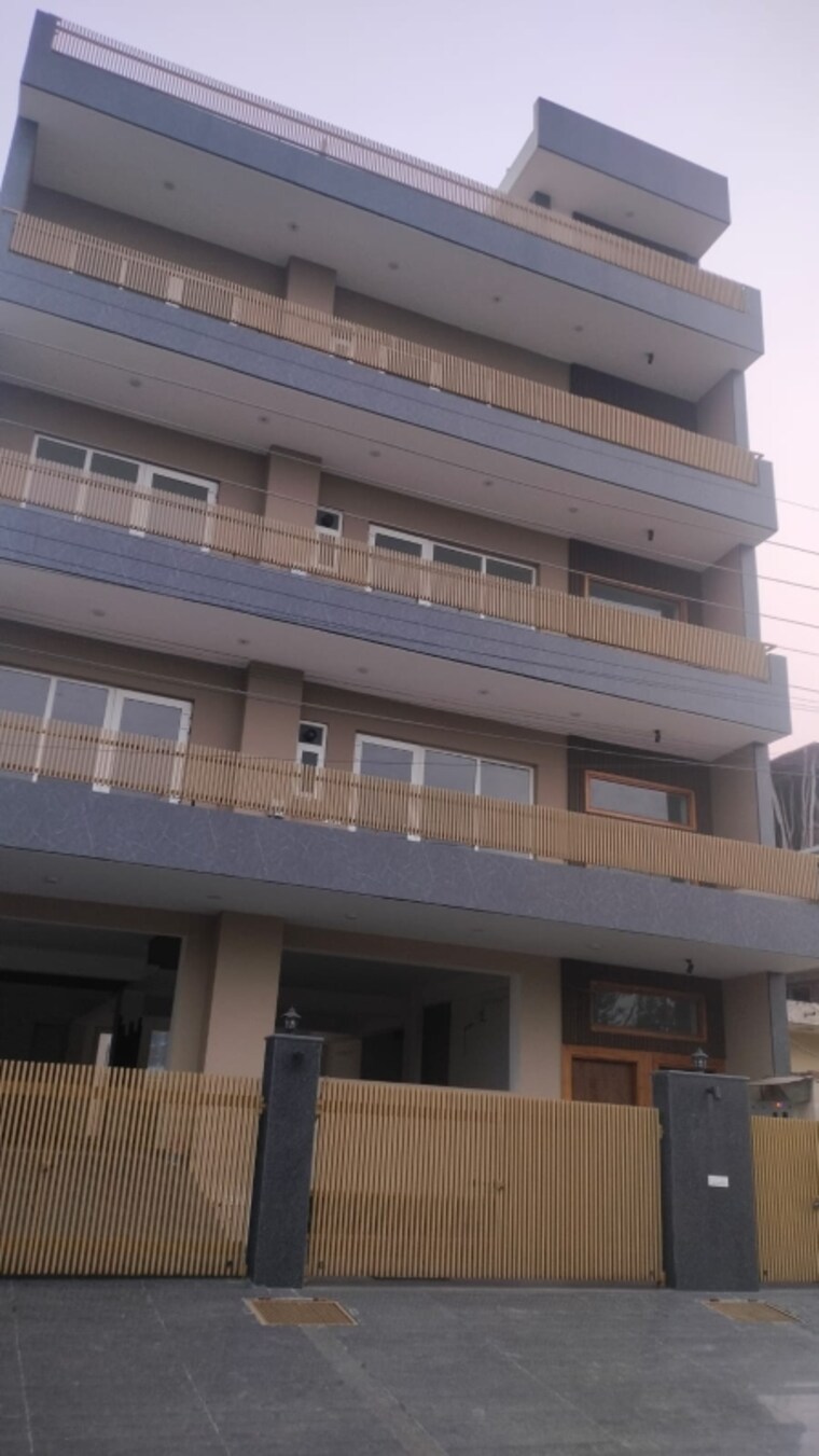 Exterior View, sector 117 6+ Bedroom 231 Sq.Mt. Independent House In Sector 117 Noida 9077764