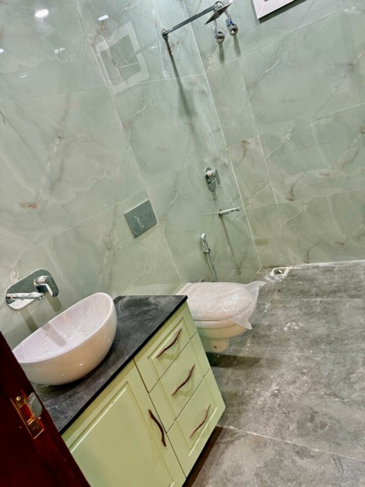 Bathroom, sector 91 5 Bedroom 250 Sq.Yd. Independent House In Sector 91 Mohali 9077774