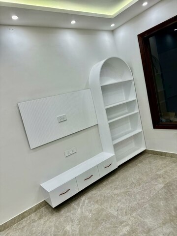 Furnished Amenities in 5 BHK Independent House at Sector 91 – for Sale