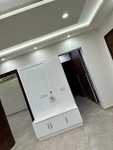Furnished Amenities in 5 BHK Independent House at Sector 91 – for Sale