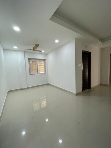 Room in 4 BHK Apartment at Jubilee Hills – for Sale