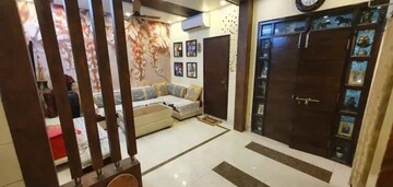 Team Area in 4 BHK Builder Floor at Saket – for Rent