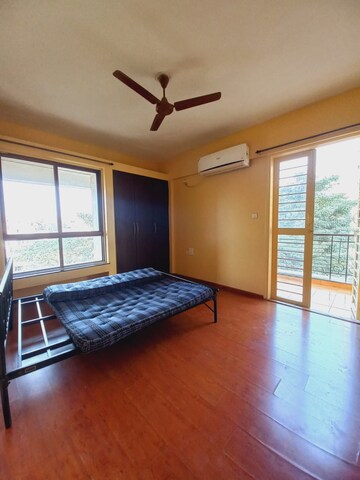 Room in 2 BHK Apartment at Mantra 29 Gold Coast, Tingre Nagar – for Rent