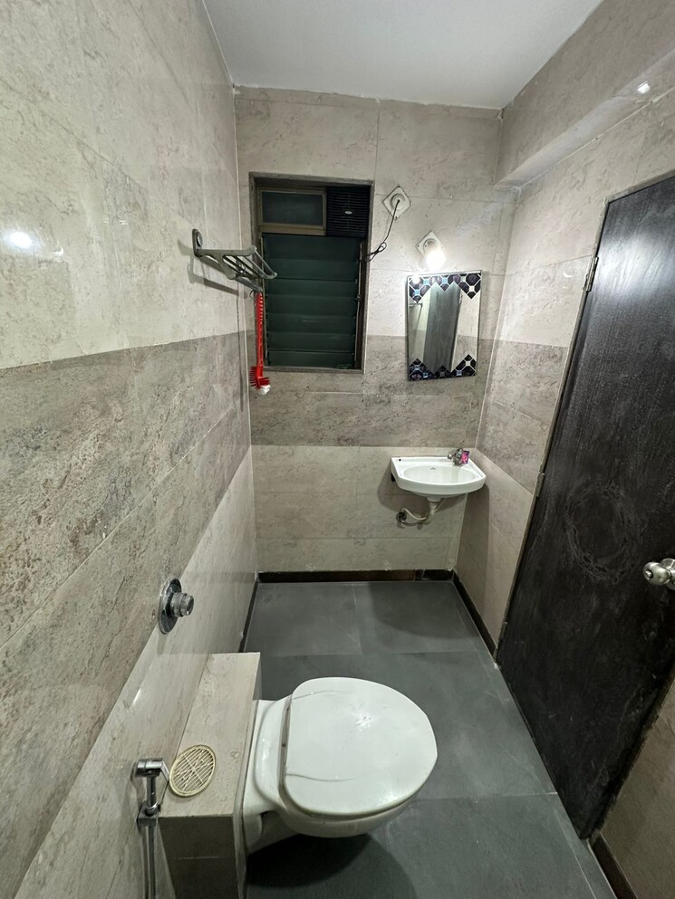 Bathroom, shree-balaji-om-harmony 3 Bedroom 1590 Sq.Ft. Apartment In Kharghar Navi Mumbai 9077802