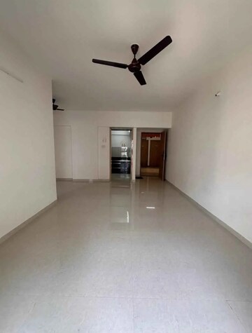 Room in 2 BHK Apartment at Kohinoor Viva City, Dhanori – for Rent