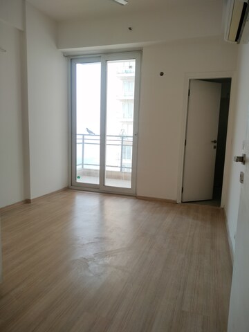 Room in 3 BHK Apartment at Mahindra Aura, Sector 110a – for Rent