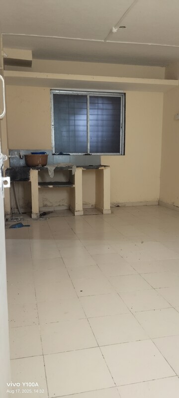 Living Room in 1 RK Apartment at Ghatkopar East – for Rent