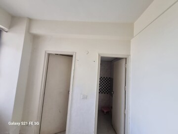 1 BHK Apartment For Rent in Signature Global Synera, Sector 81