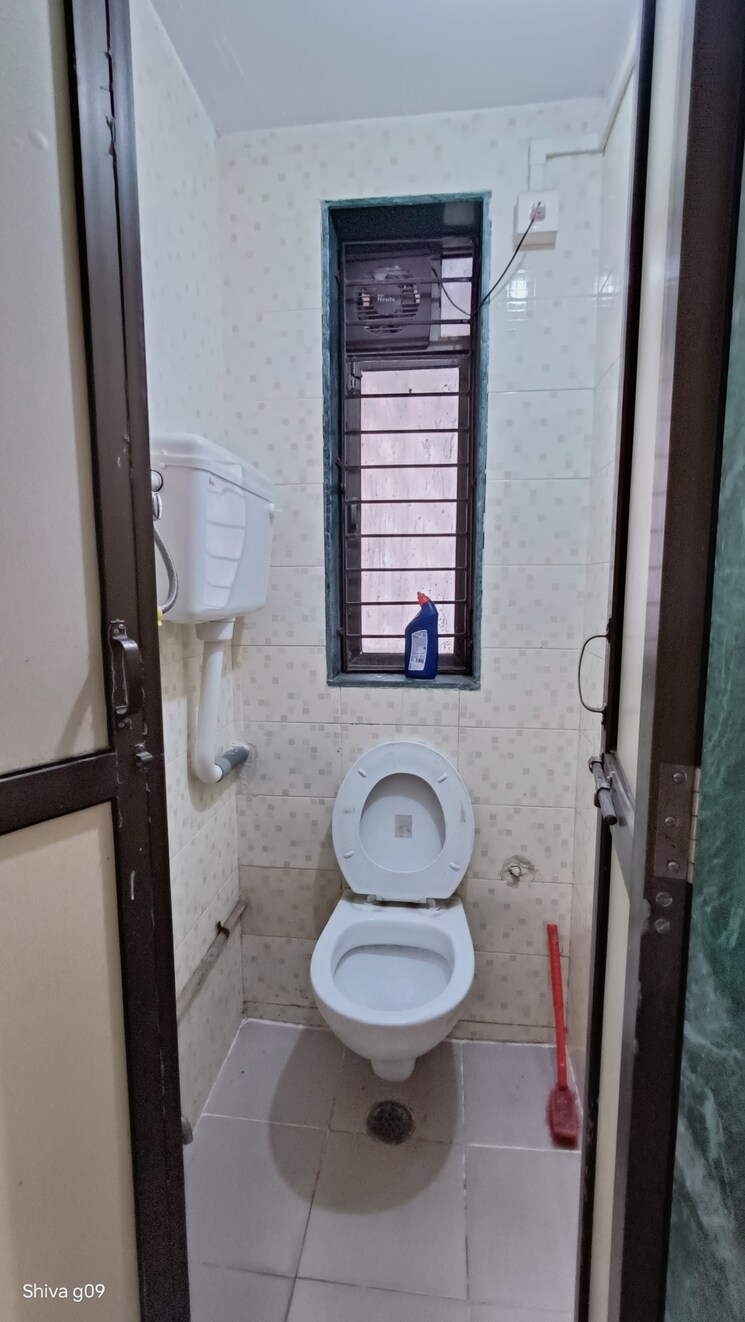 Bathroom, lower parel west Pg For Boys & Girls In Lower Parel West 9077833