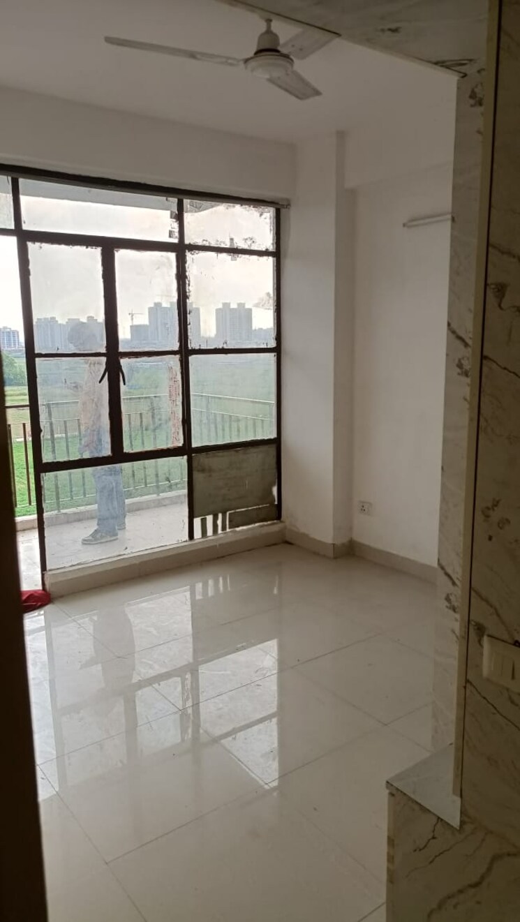 Room, signature-global-synera 2.5 Bedroom 735 Sq.Ft. Apartment In Sector 81 Gurgaon 9077847