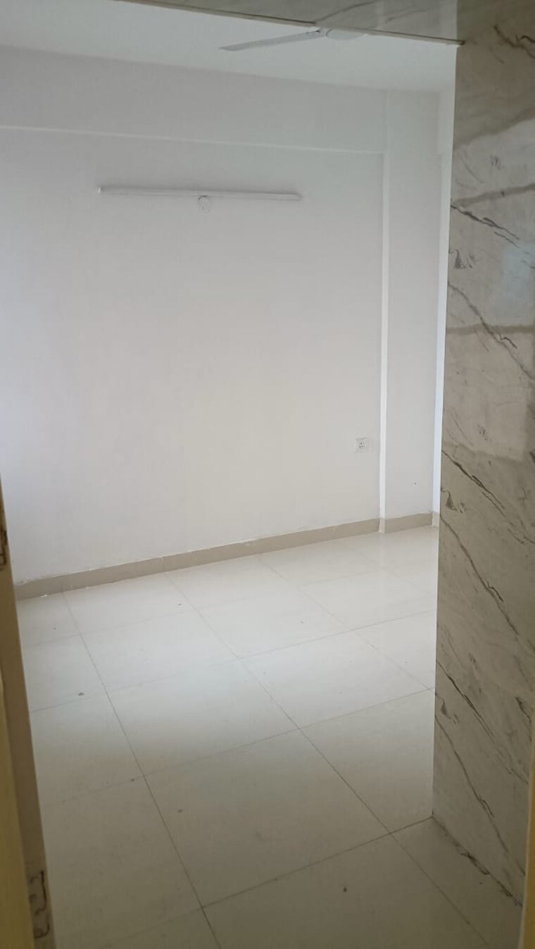 Room, signature-global-synera 2.5 Bedroom 735 Sq.Ft. Apartment In Sector 81 Gurgaon 9077847