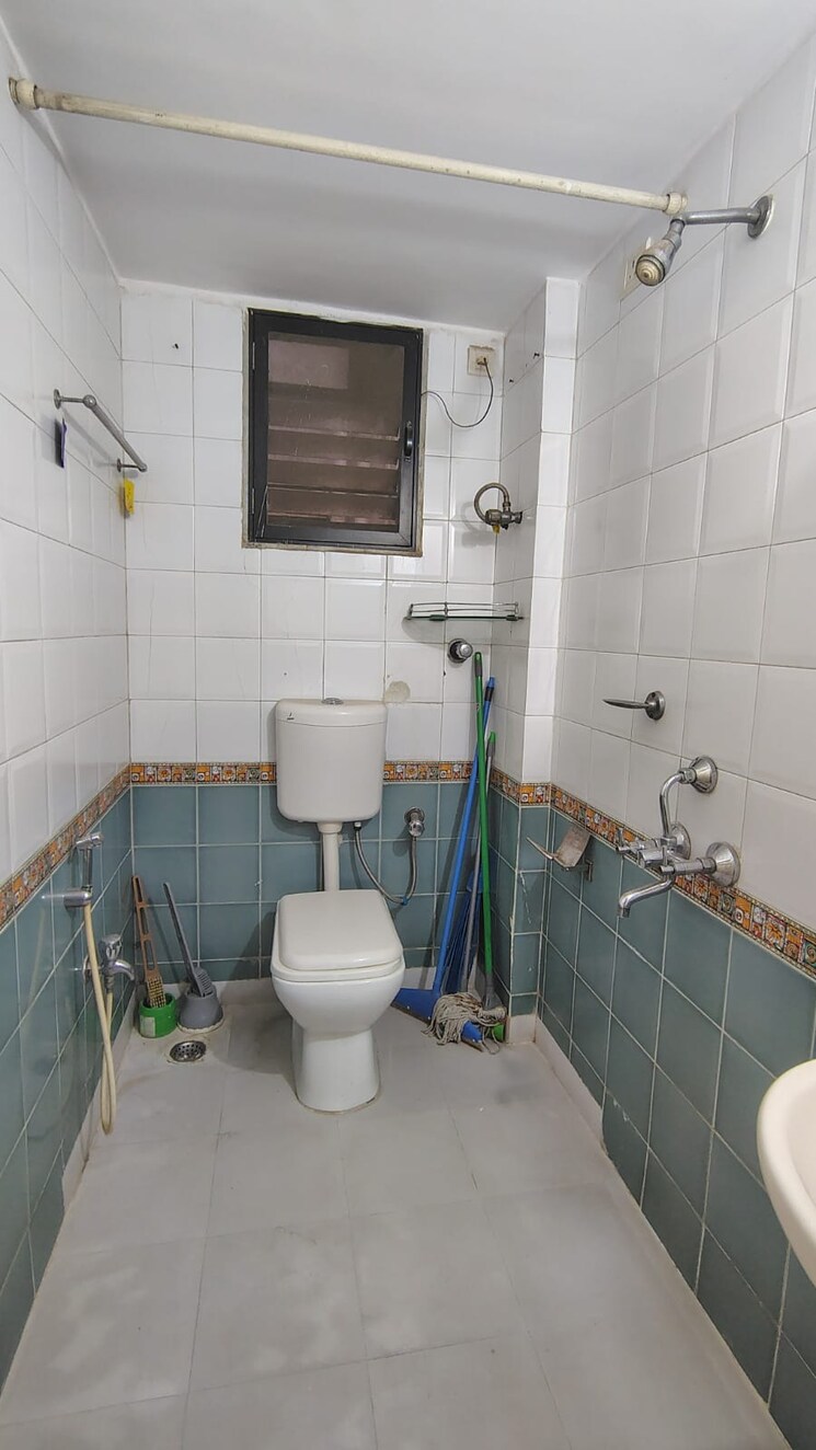 Bathroom, sector 8 kharghar 3 Bedroom 1450 Sq.Ft. Apartment In Sector 8 Kharghar Navi Mumbai 9077813