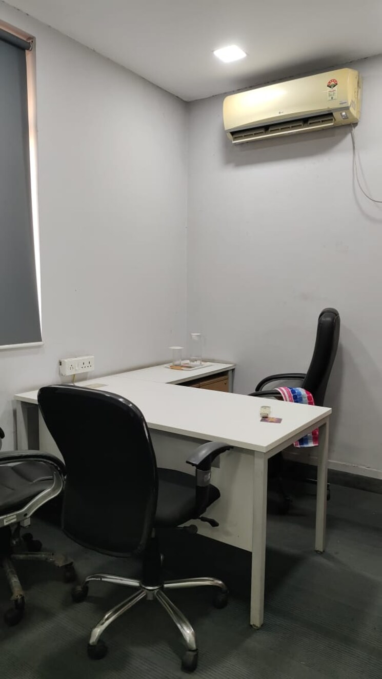 Team Area, park street Commercial Office Space 1650 Sq.Ft. In Park Street Kolkata 9077880