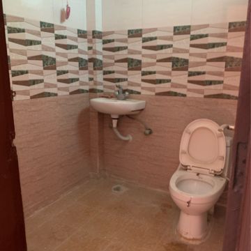 Bathroom in 3 BHK Builder Floor at Sector 1 Vaishali – for Rent