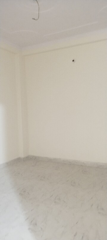 Room in 2 BHK Builder Floor at Mayur Vihar Phase 1 – for Rent