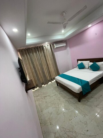 Furnished Amenities in 1 RK Independent House at Sector 14 – for Rent