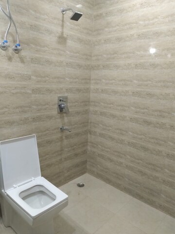 Bathroom in 1 RK Independent House at Sector 14 – for Rent