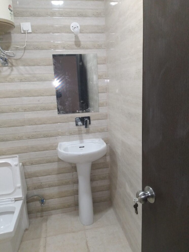 Bathroom, sector 14 1 RK 284 Sq.Ft. Independent House In Sector 14 Gurgaon 9077922